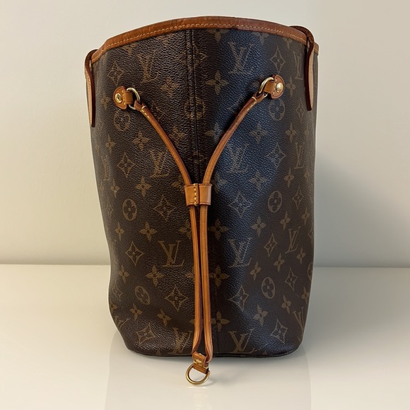 Louis Vuitton Neverfull MM Monogram - Picture 6 of 11